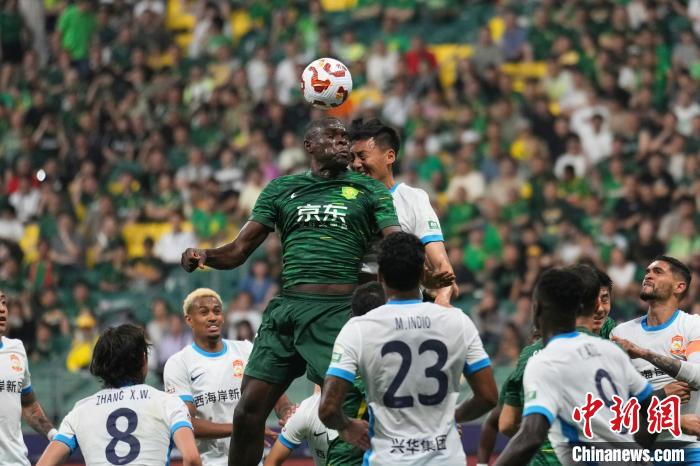 北京国安补赛1-0力克青岛西海岸暂居积分榜榜首