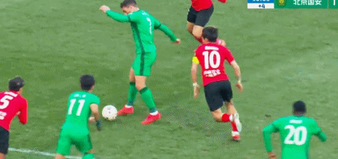 国安客场负辽宁三场不胜 裁判争议判罚引争议