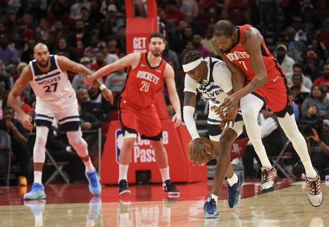 雷霆大胜湖人43分 东契奇伤退致湖人惨败 西部格