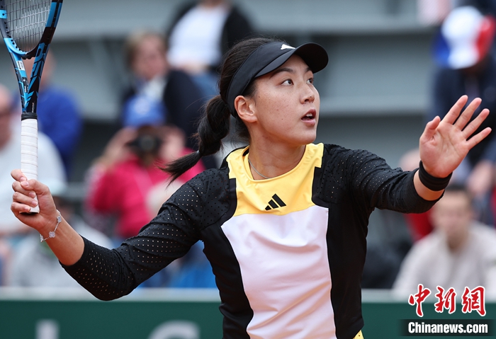 首盘5-0领先后遭逆转，王欣瑜在法网女单第三轮
